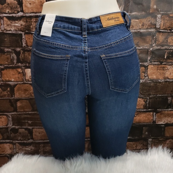 Distressed Jeans - Picture 5 of 8